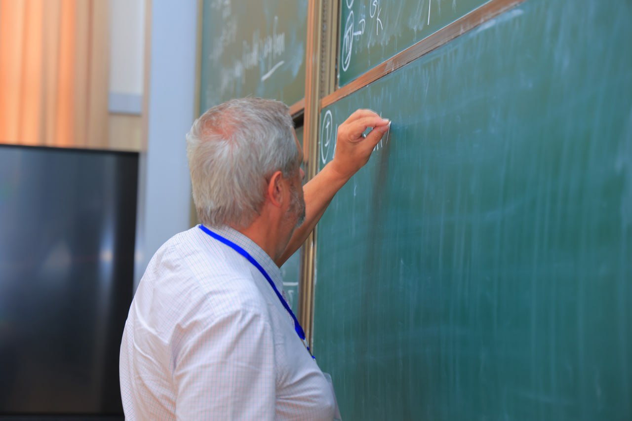A CIMPA School on Lattices, Heights and Diophantine Approximation Urgench State University, Urgench, Uzbekistan
