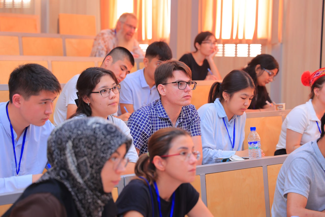 A CIMPA School on Lattices, Heights and Diophantine Approximation Urgench State University, Urgench, Uzbekistan