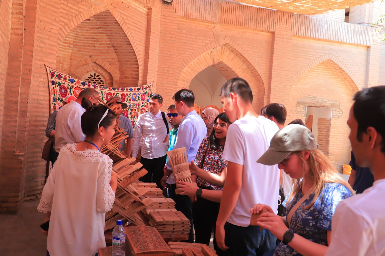 A CIMPA School on Lattices, Heights and Diophantine Approximation Urgench State University, Urgench, Uzbekistan