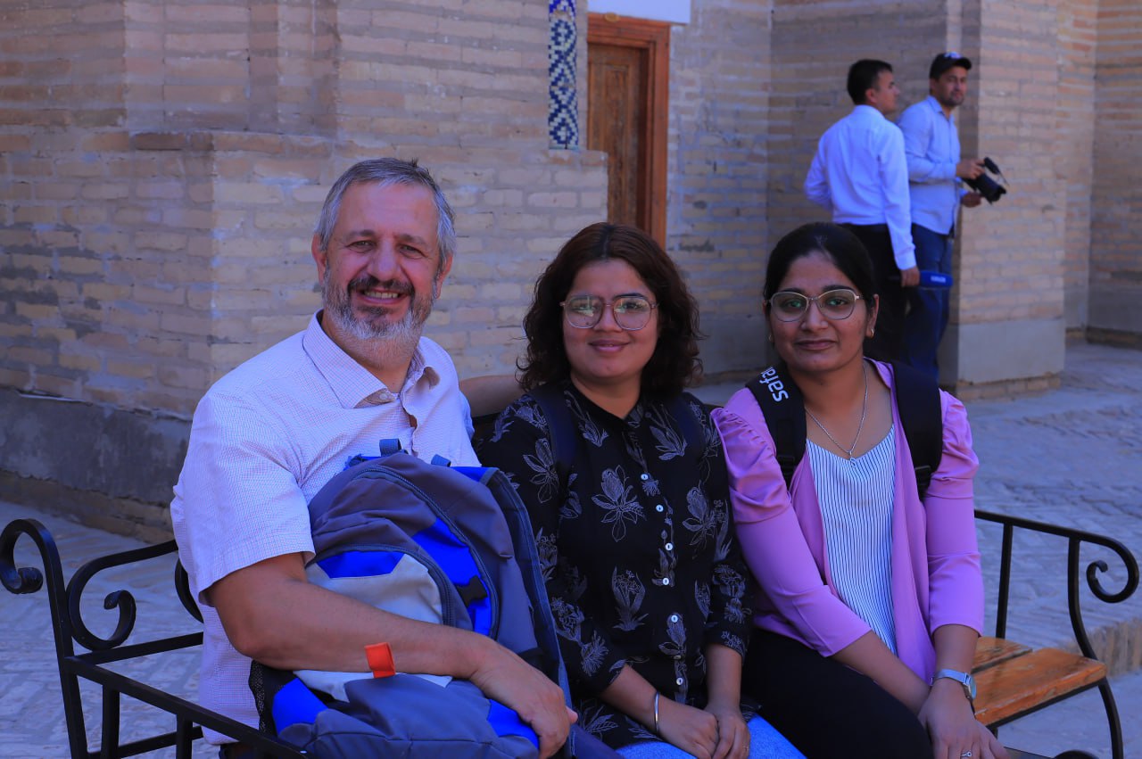 A CIMPA School on Lattices, Heights and Diophantine Approximation Urgench State University, Urgench, Uzbekistan