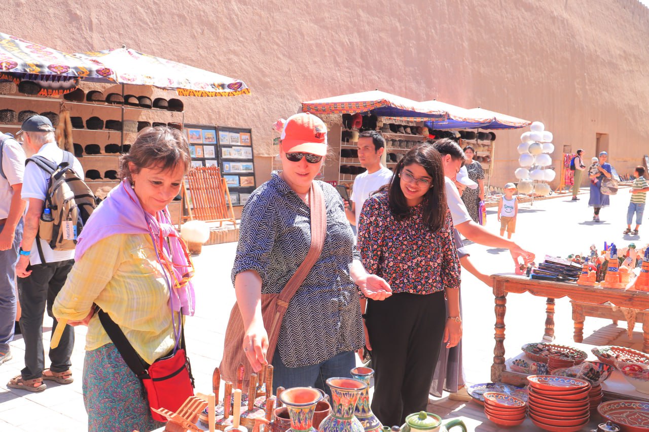A CIMPA School on Lattices, Heights and Diophantine Approximation Urgench State University, Urgench, Uzbekistan